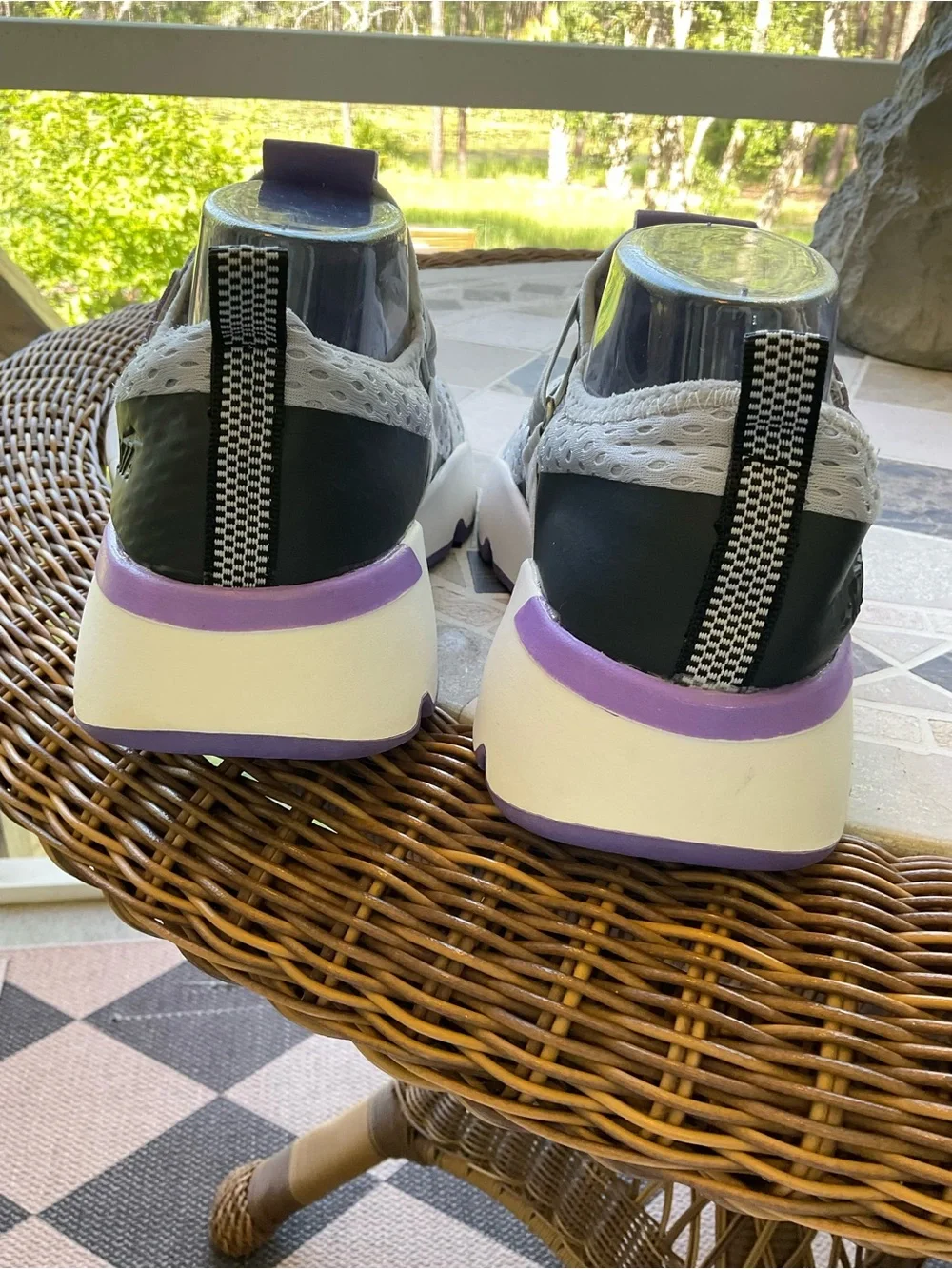 Avia Light Gray and Lavender Slip-On Athletic Sneaker size 9